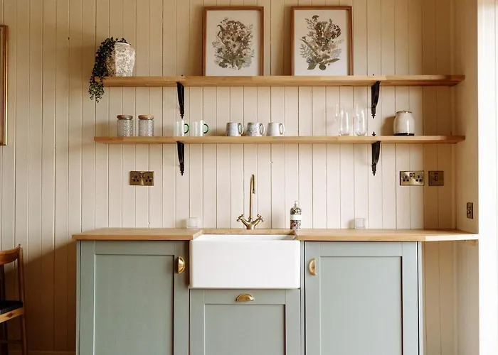 Fisherman's At Angliham Estate Kilroghter