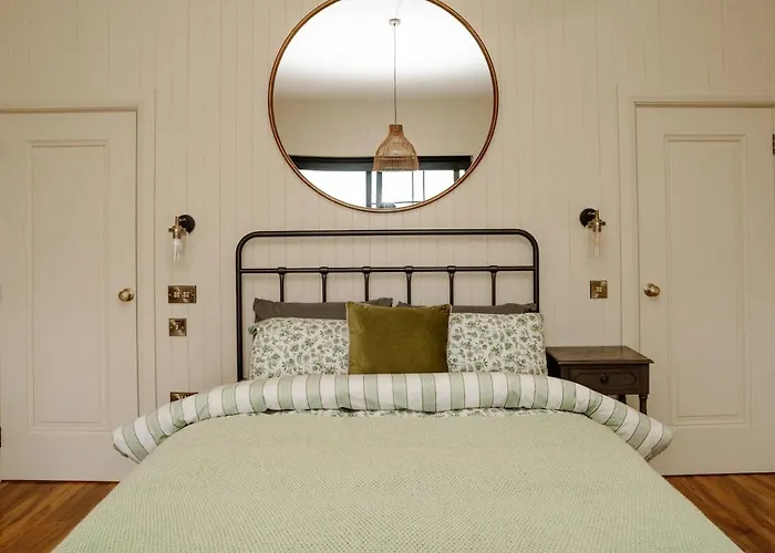 Fisherman's At Angliham Estate *